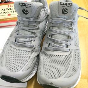 Topo Ultrafly men's zip foam running shoes